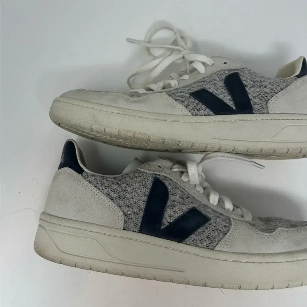 Veja V-10 Flannel Snow Black Sneakers Gray Suede Size 9 Womens Shoes